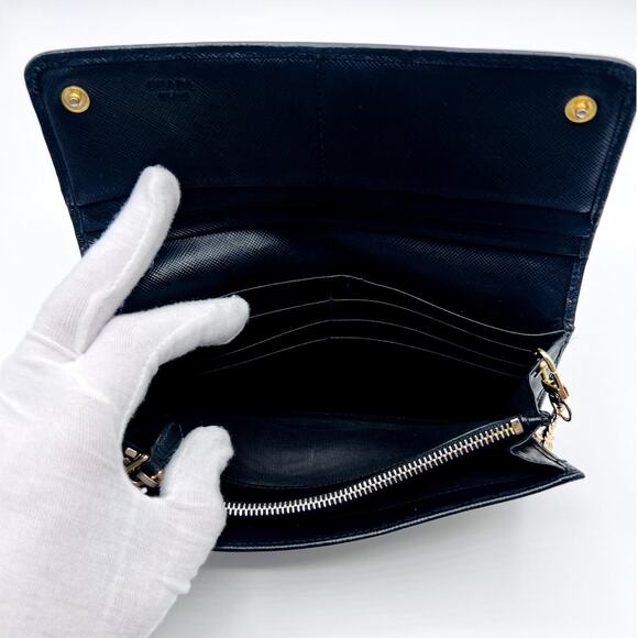 Authentic Prada Black Saffiano Bow Wallet - Picture 6 of 9